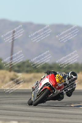 media/Oct-30-2025-Racers Edge (Thu) [[dabbdaf680]]/3-B Group/Session 4 Turn 16/